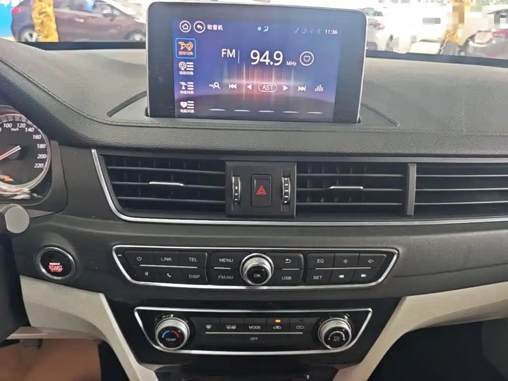 Dongfeng Fengxing Jingyi S50 2017 2017 2.0L Manual Premium