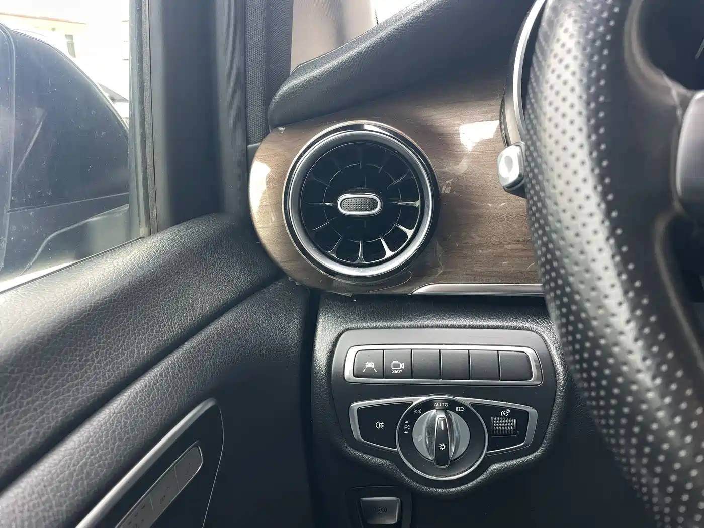 Mercedes-Benz V-Class 2020 Model V 260 L Long Wheelbase Luxury фото 15