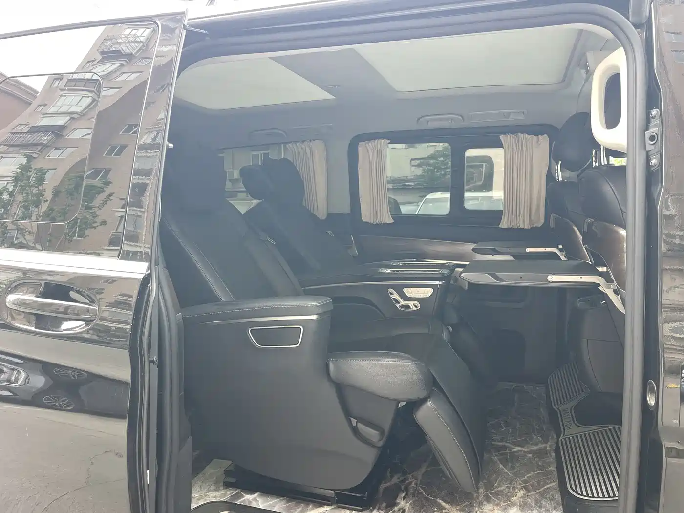 Mercedes-Benz V-Class 2020 Model V 260 L Long Wheelbase Luxury фото 11