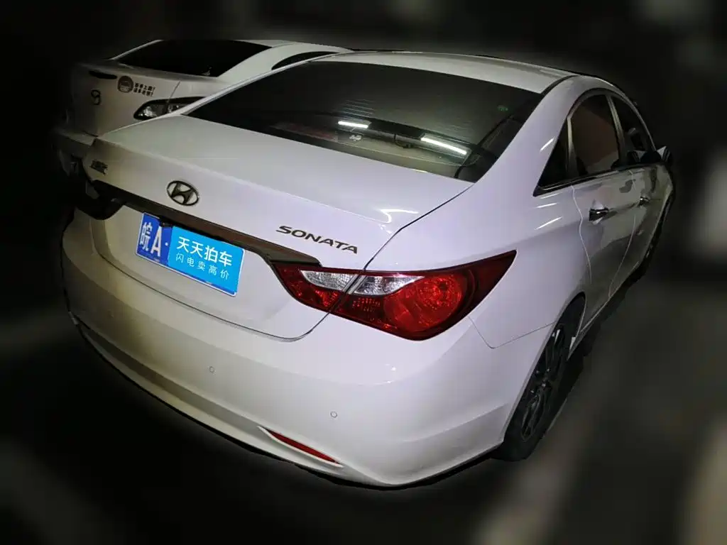 صورة 2 - Hyundai Sonata