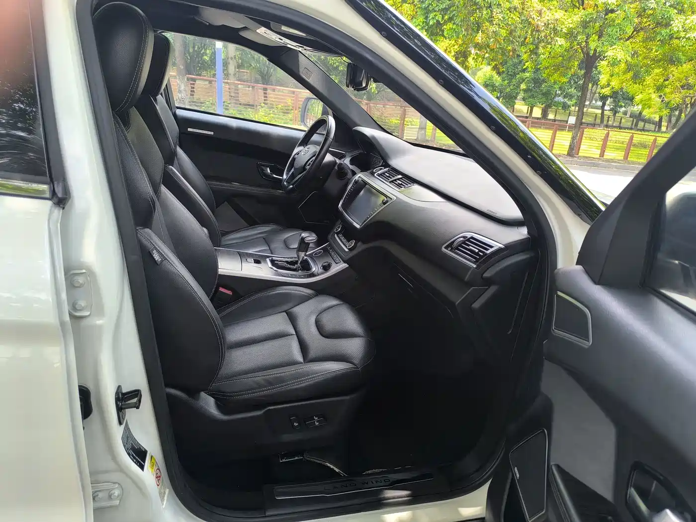 Landwind X7 2017 2015 2.0T Panoramic Flagship Edition