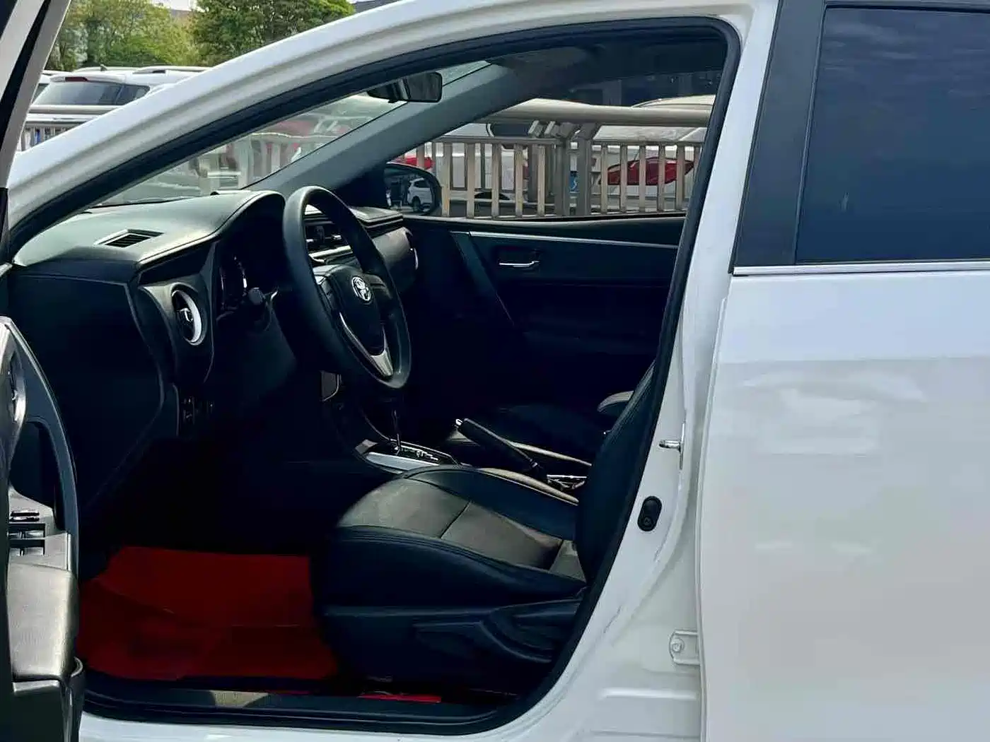 Фото 6 - Toyota Corolla