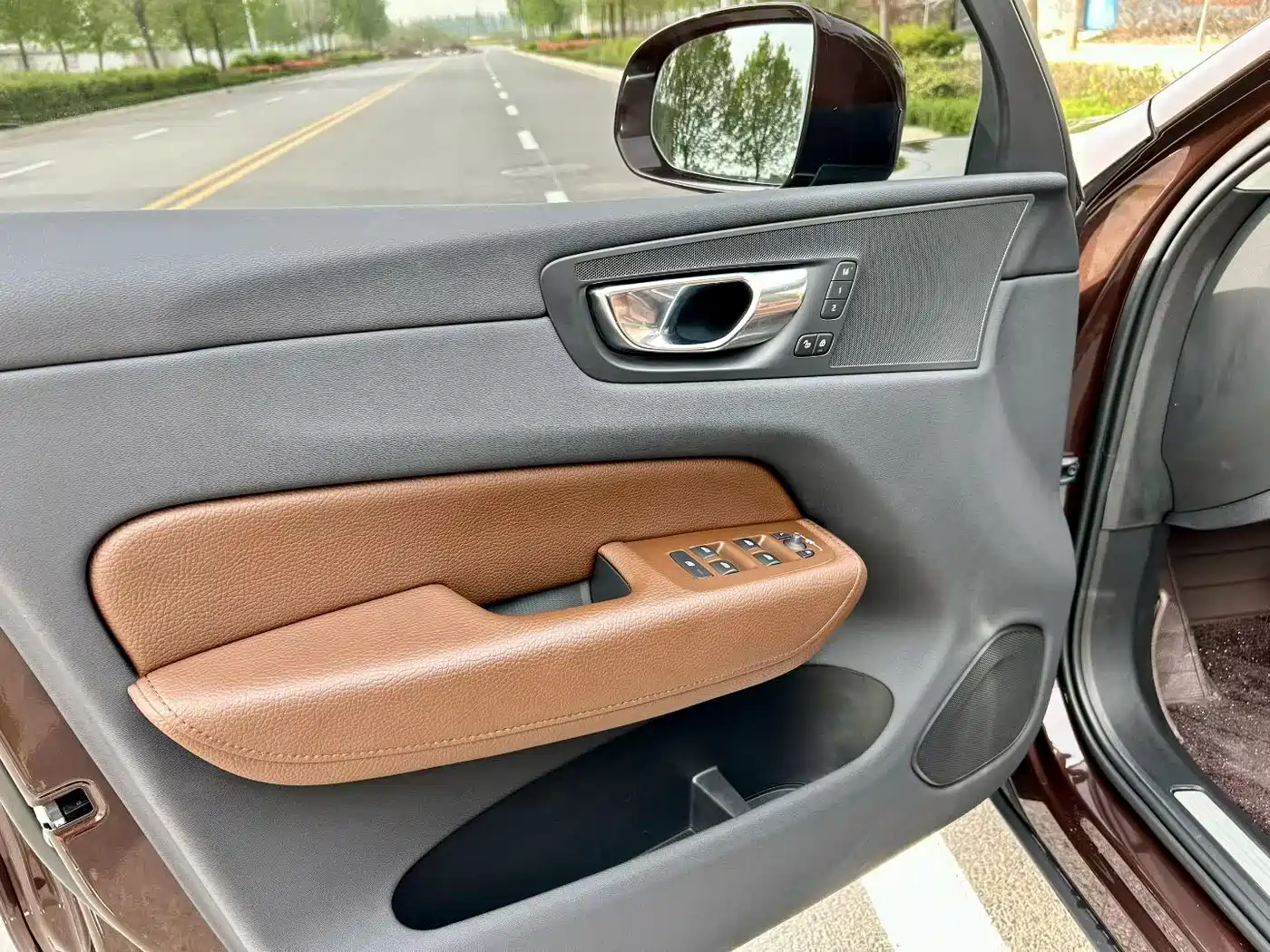 Фото 15 - Volvo XC60