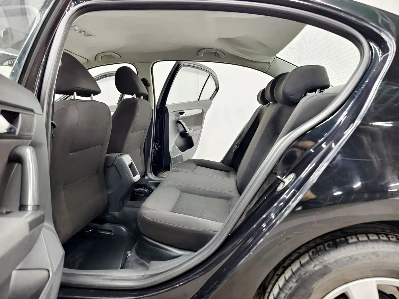 Volkswagen Lavida 2013 1.6L Automatic Trend Edition фото 12
