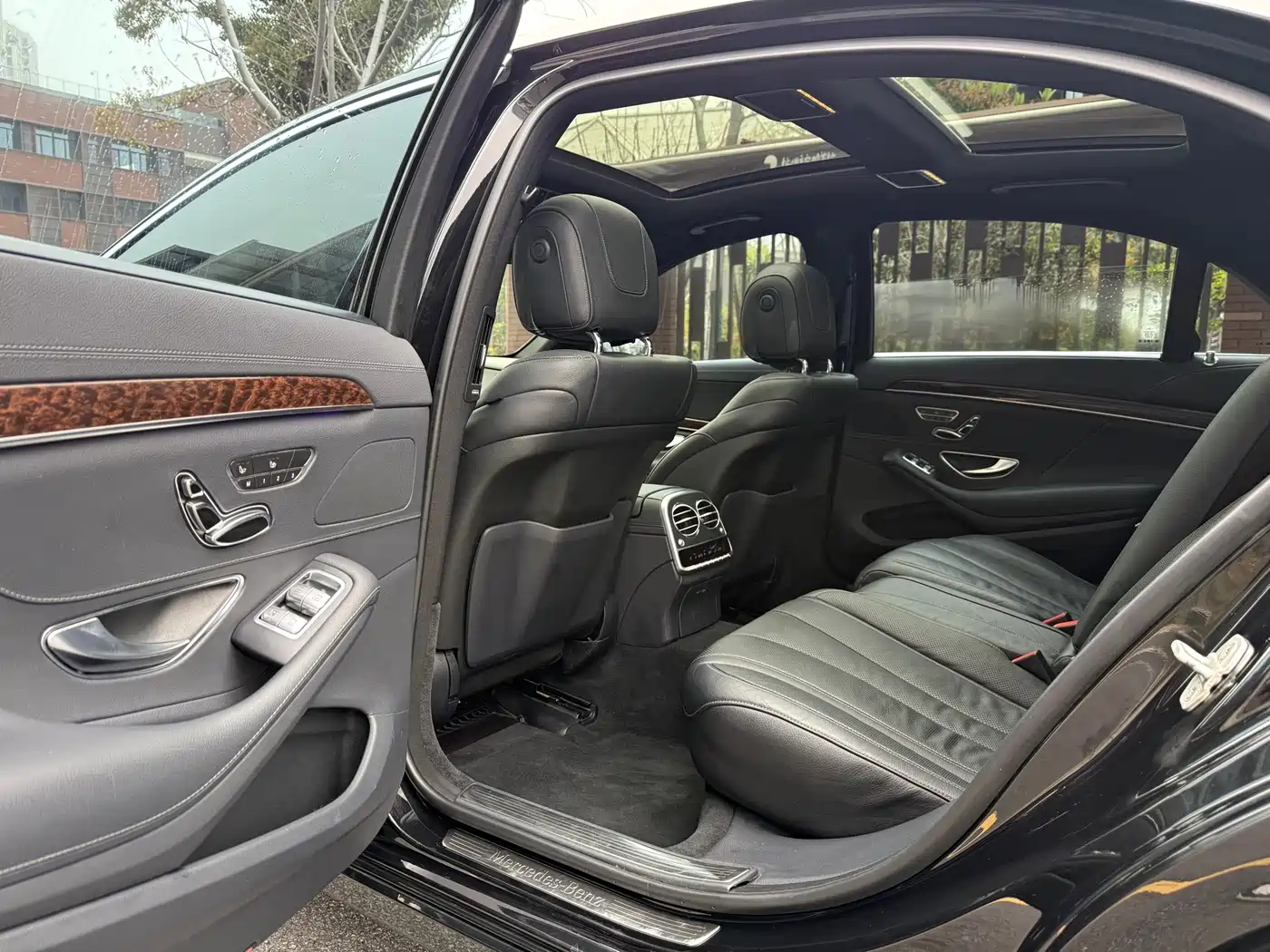 Mercedes-Benz S-Class 2017 S 320 L Business Upgrade Edition фото 2