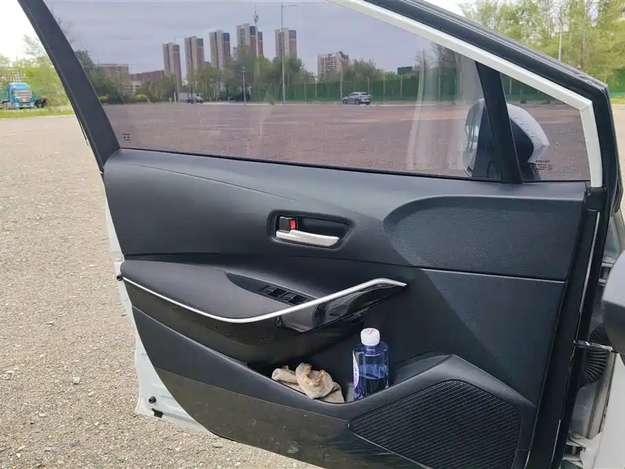 Toyota Corolla 2021 Hybrid 1.8L E-CVT Elite Edition фото 7