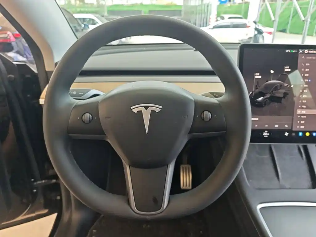 Фото 11 - Tesla Model Y