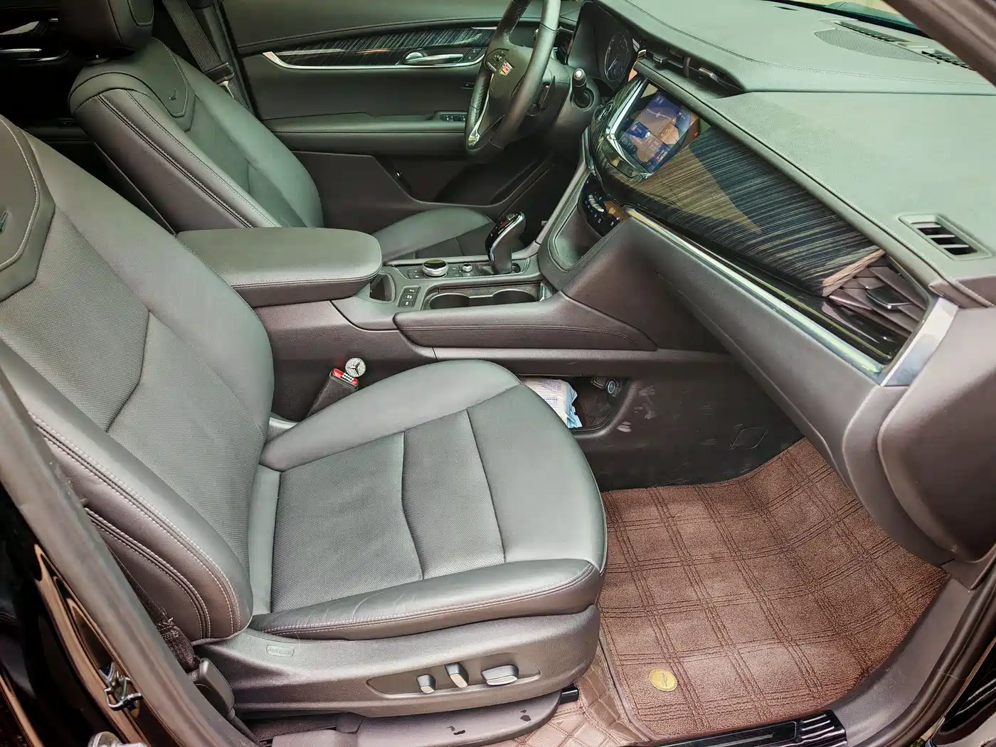 Cadillac XT6 2022 2.0T 6-Seater 4WD Luxury 120th Anniversary Limited Edition фото 12