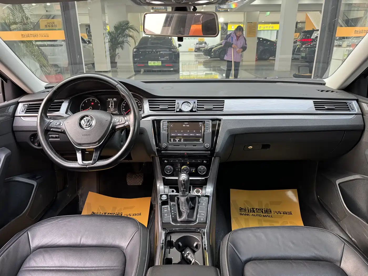 Volkswagen Passat 2017 330TSI DSG Prestige фото 10