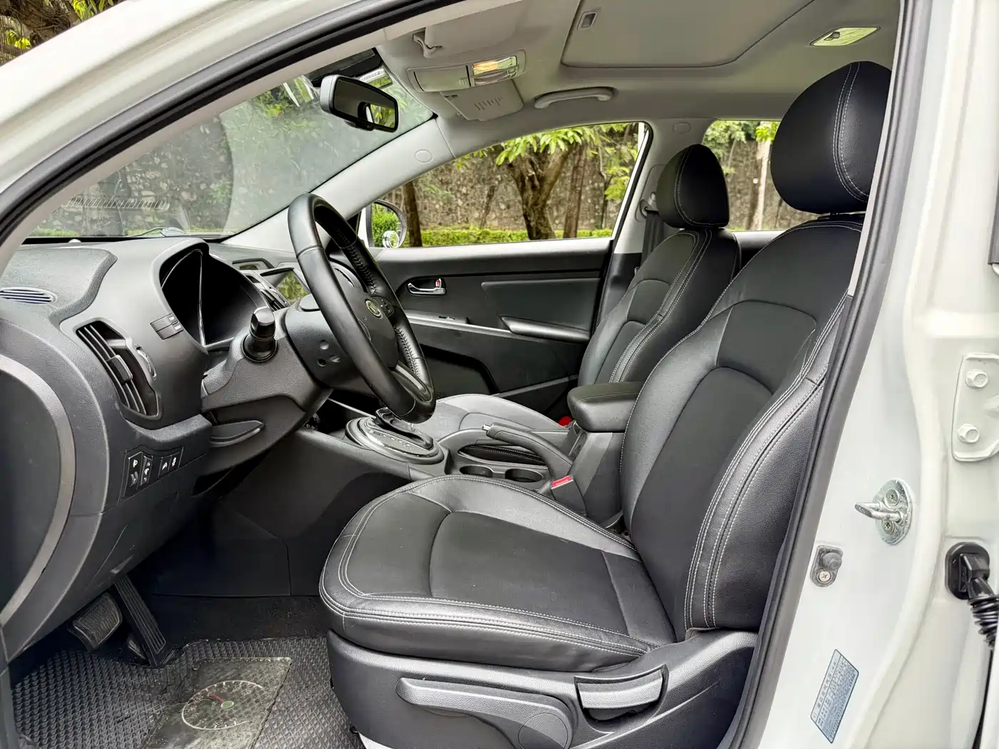 Kia Sportage 2014 2.0L Automatic 2WD GLS фото 6