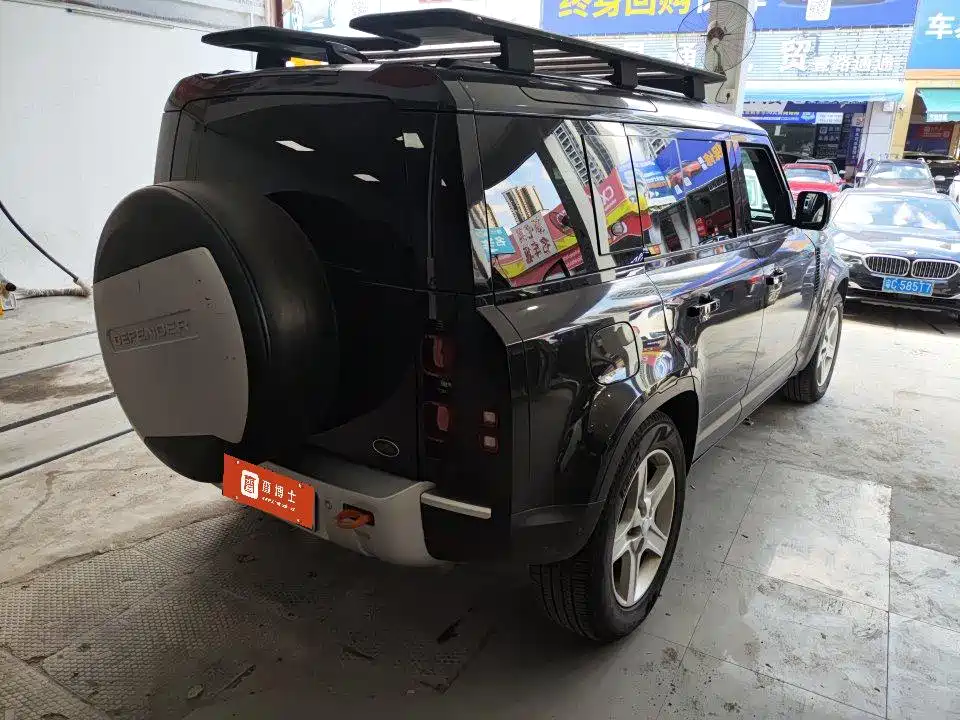 Land Rover Defender 2020 Model 110 P400 HSE фото 2