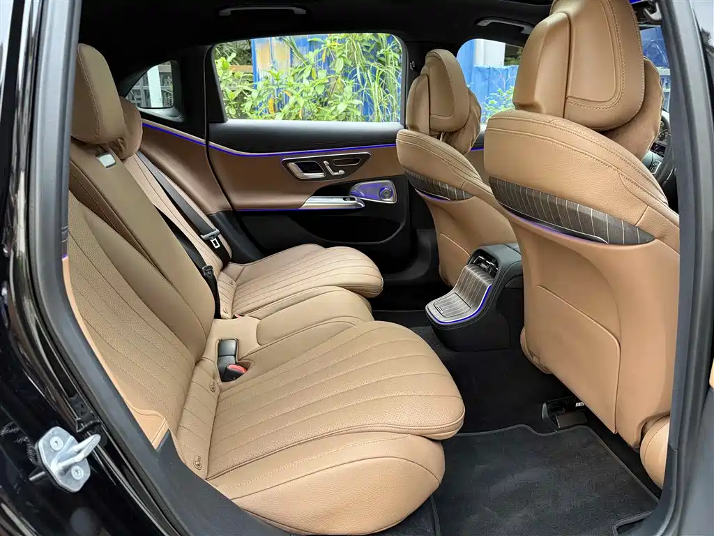 Mercedes-Benz E-Class 2024 Model E 300 L Luxury фото 18