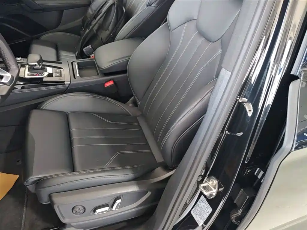 Audi Q5L 2024 Model 45 TFSI Luxury Dynamic фото 15