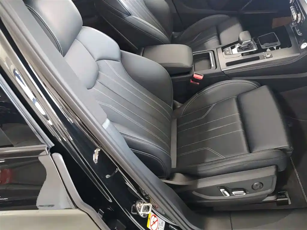 Audi Q5L 2024 Model 45 TFSI Luxury Dynamic фото 25