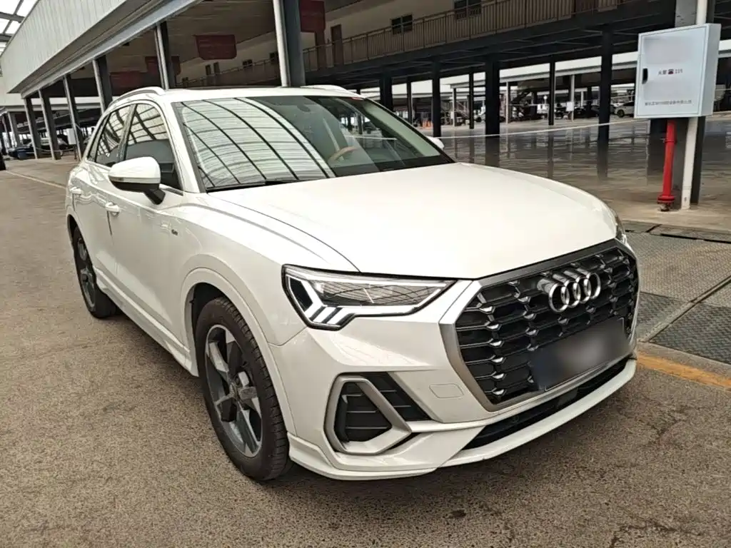 Фото 4 - Audi Q3