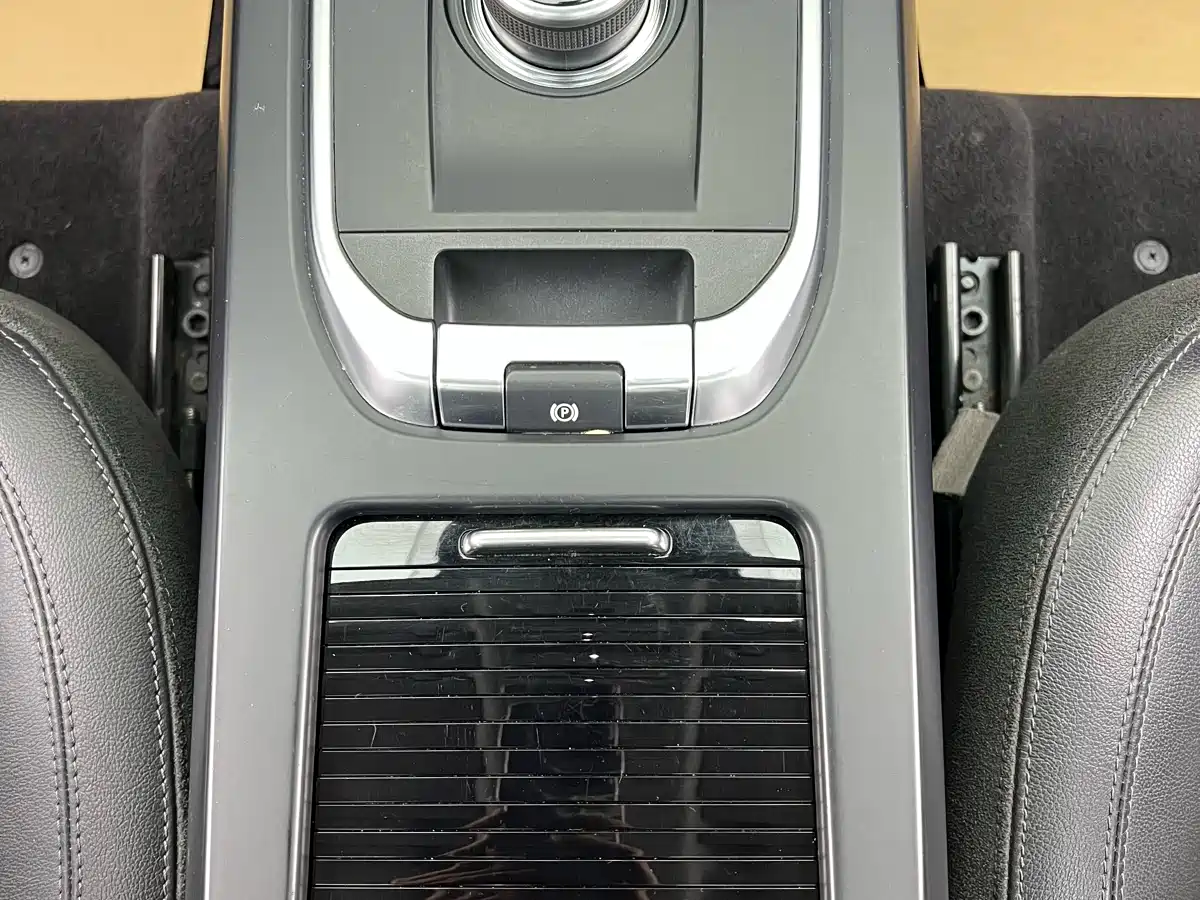 Land Rover Discovery Sport 2019 240PS SE Edition China V фото 13