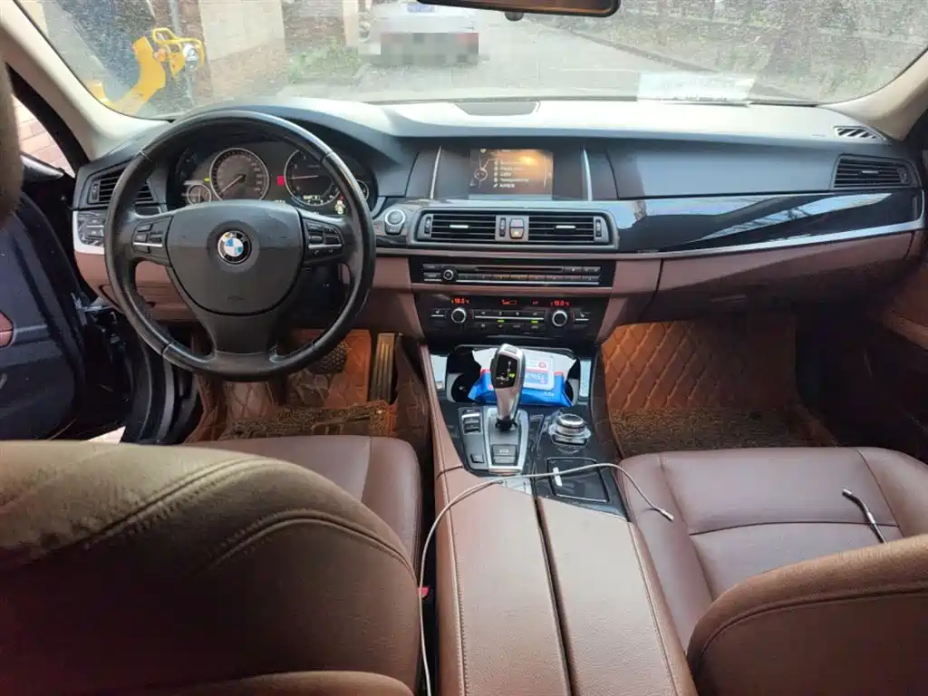 BMW 5 Series 2014 520Li Elegance фото 13