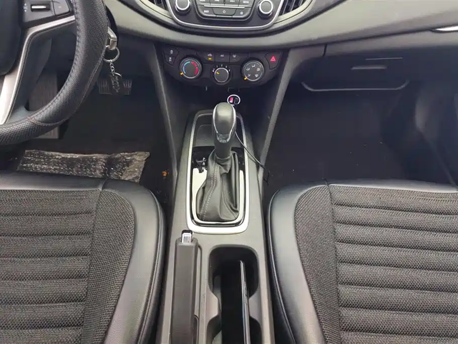 Chevrolet Cavalier 2019 320 Automatic Joy Edition фото 16