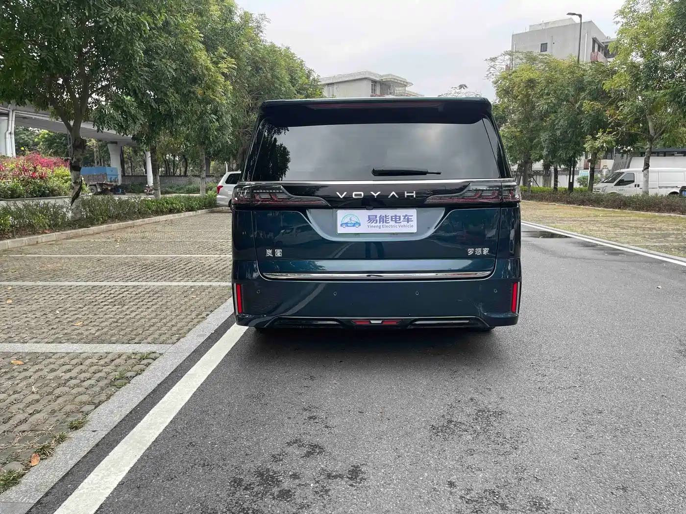 Voyah Auto Voyah Dreamer 2025 PHEV AWD Flagship Kunpeng Edition фото 7