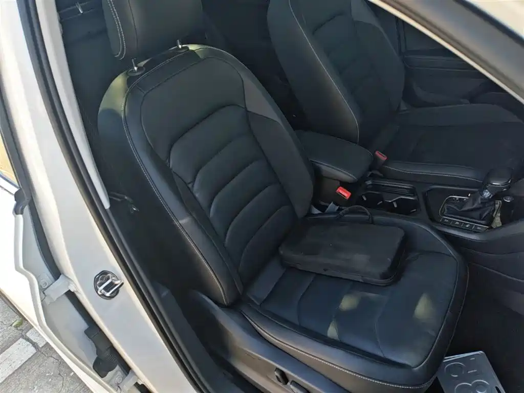 Volkswagen Tiguan L 2021 330TSI Automatic 2WD R-Line Premium фото 25