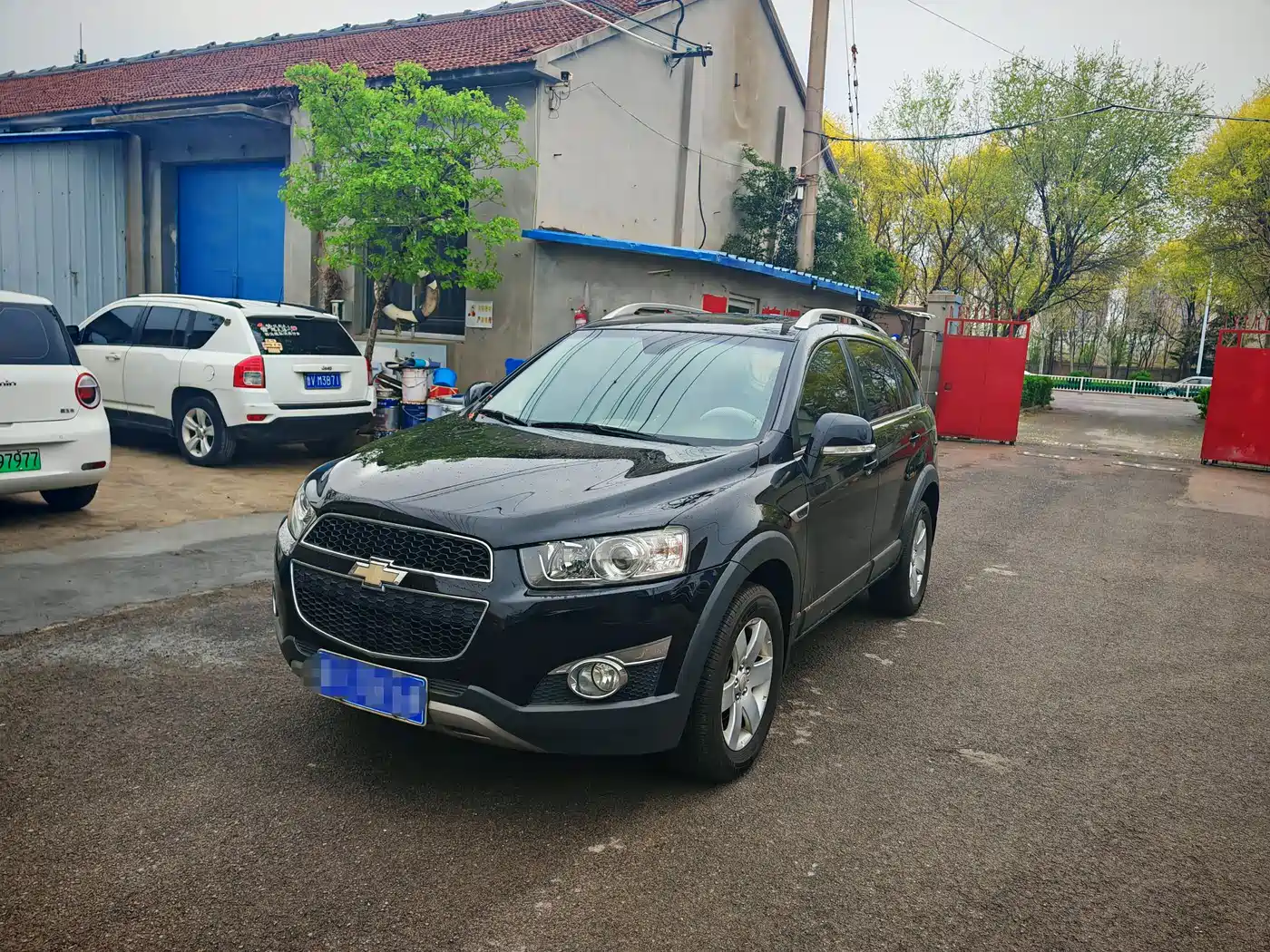 Chevrolet Captiva 2012 Model 2.4L 2WD Urban Edition 5-Seater