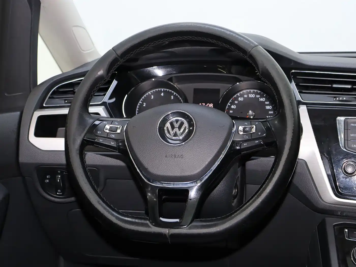 Volkswagen Touran 2016 Touran L 280TSI DSG Elegance фото 12