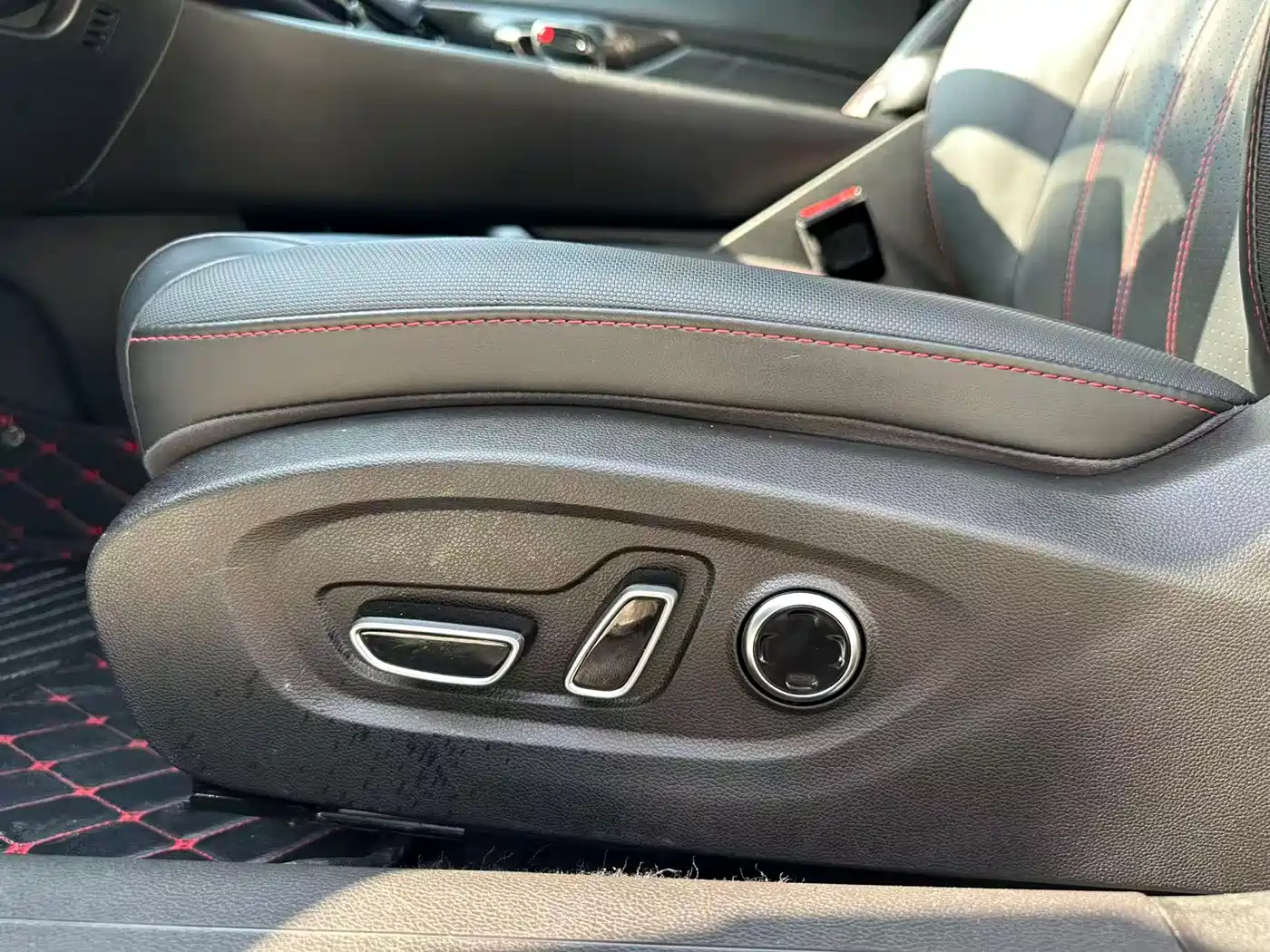 GAC Trumpchi Trumpchi Emkoo 2023 270T DCT J16 Edition фото 14