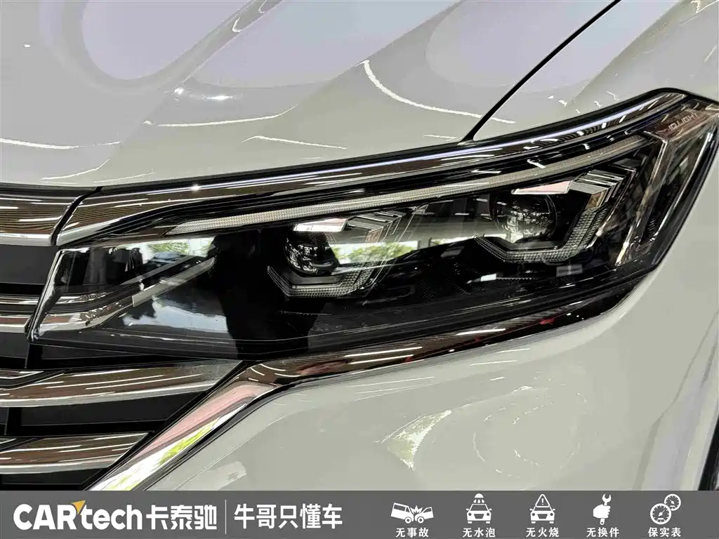 Volkswagen Viloran 2022 380TSI Premium Edition фото 11