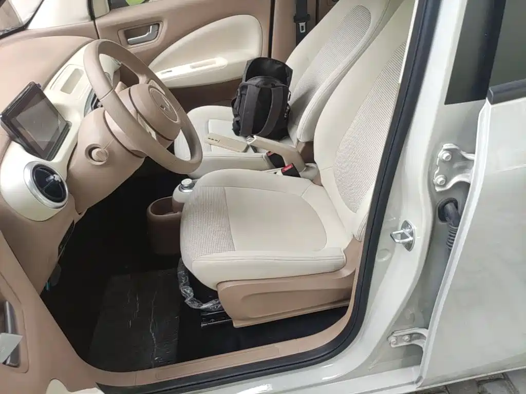 Wuling Motors Hongguang MINIEV 2026 2025 4-Door Advanced