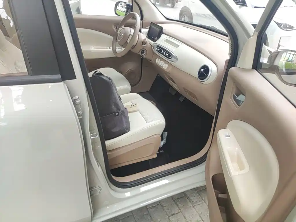 Wuling Motors Hongguang MINIEV 2026 2025 4-Door Advanced