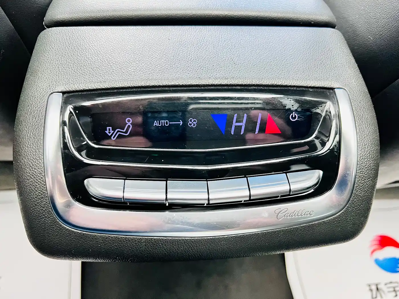 Cadillac XT6 2021 2.0T 6-seater 4WD Luxury фото 21