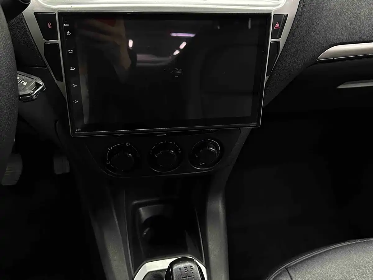 Peugeot 301 2016 2016 1.6L Manual Comfort Edition