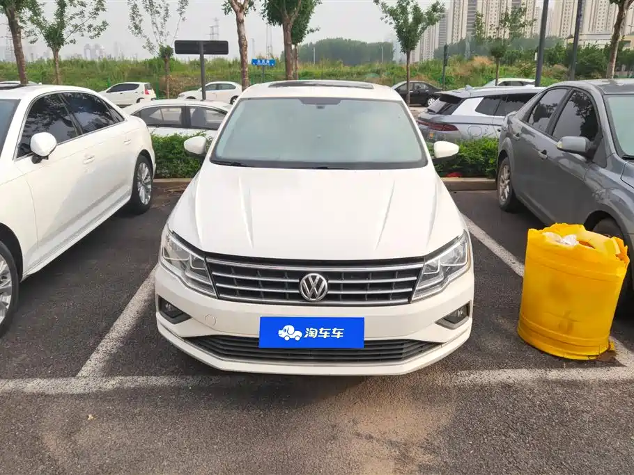 Volkswagen Jetta 2017 1.5L Automatic Comfort фото 2