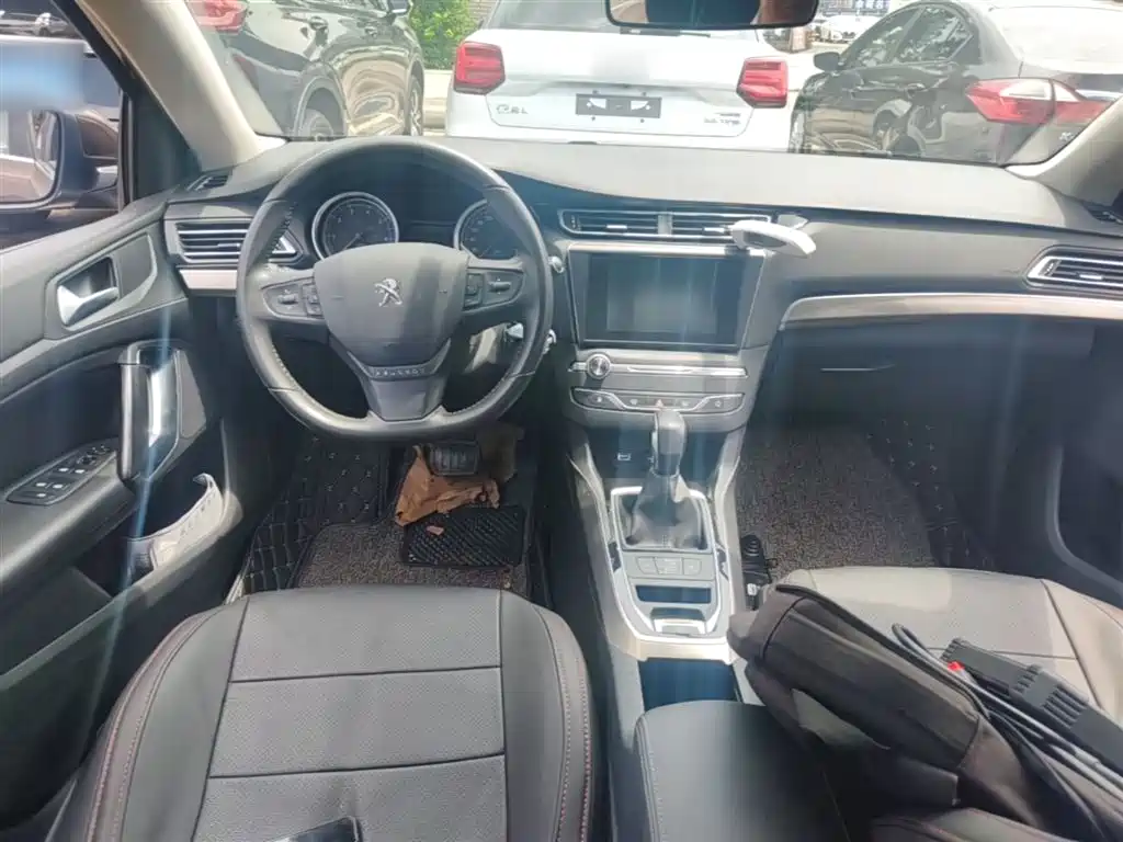 Peugeot 408 2014 1.8L Automatic Luxury Edition фото 10