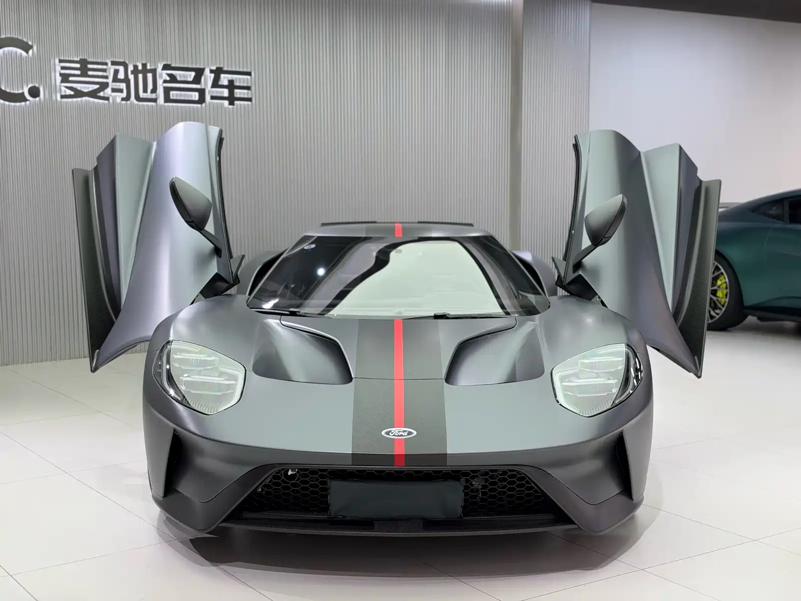 Фото 1 - Ford GT