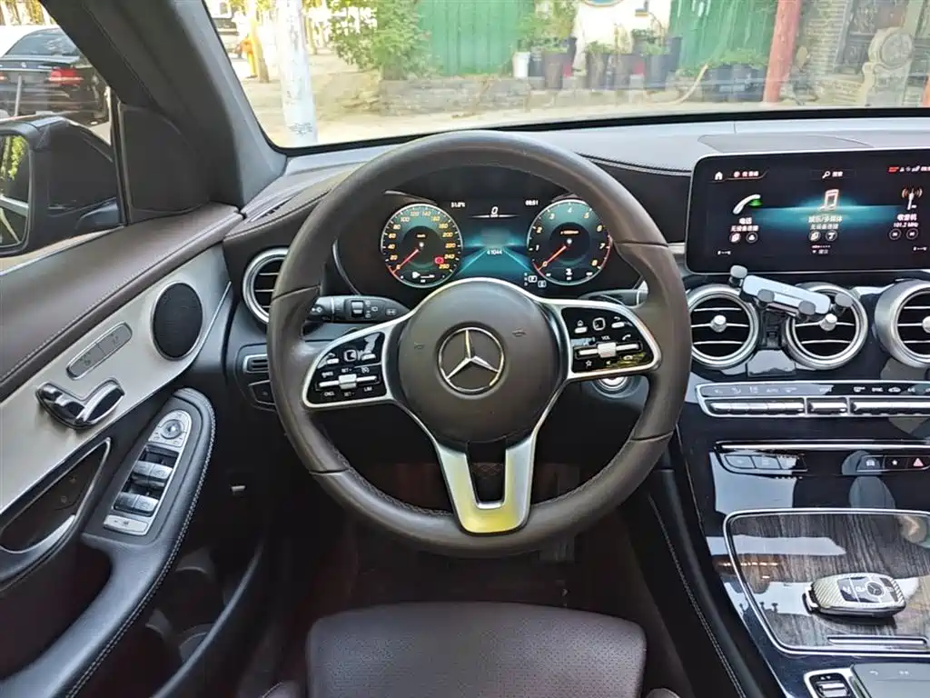 Mercedes-Benz GLC 2021 GLC 260 L 4MATIC Sporty фото 11