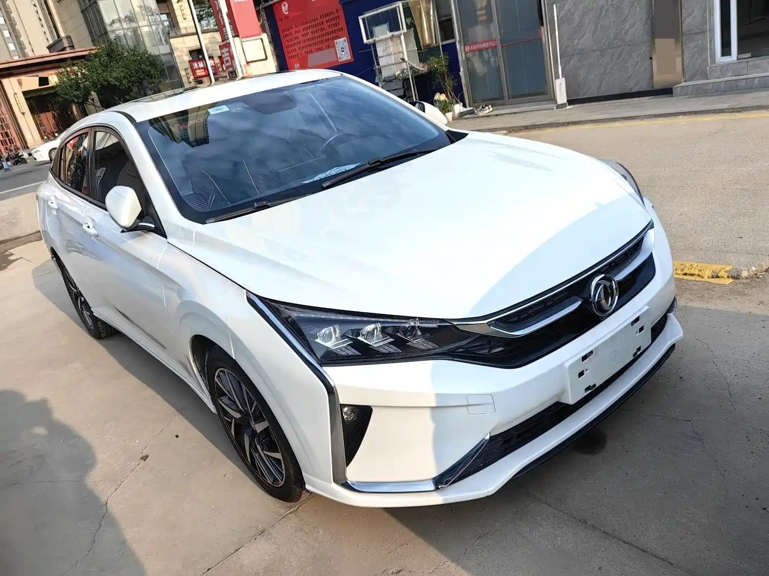صورة 3 - Dongfeng Aeolus Yixuan