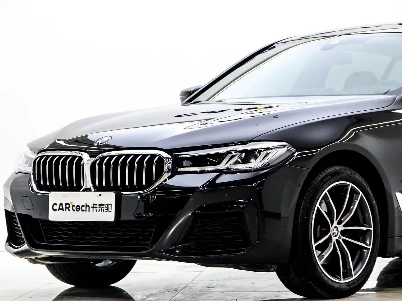 BMW 5 Series 2022 Model Second Facelift 525Li M Sport Package фото 2