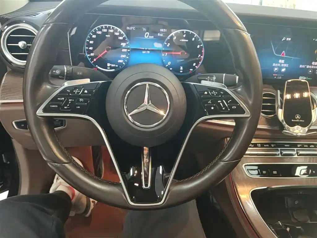 MERCEDES-BENZ E-CLASS