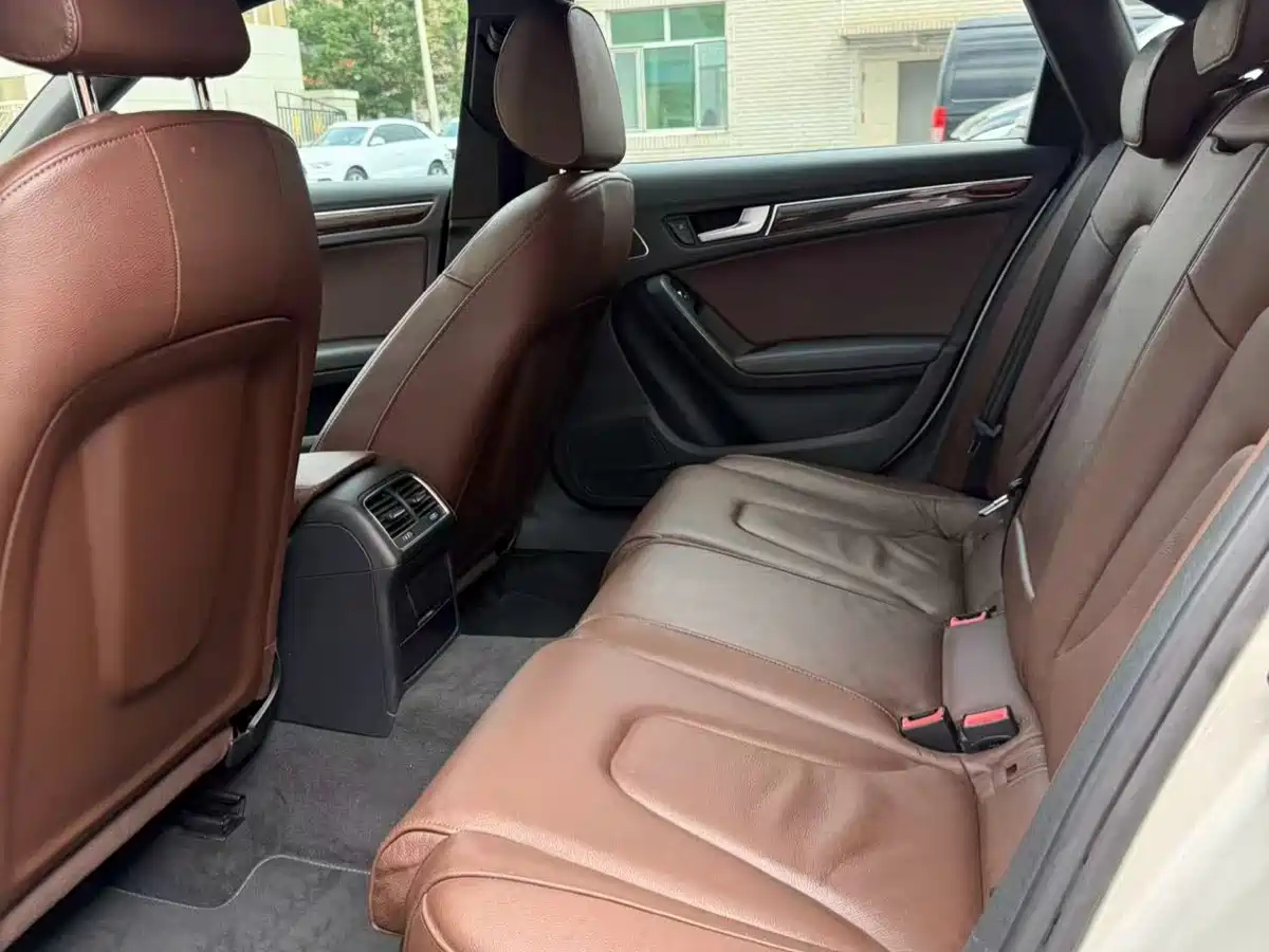 Audi A4L 2015 35 TFSI Auto Comfort фото 9