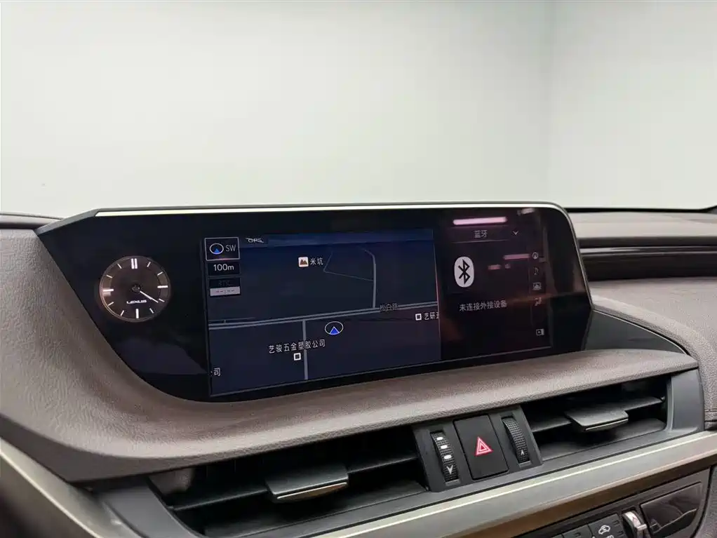 Lexus ES 2020 Model 300h Executive Edition China V фото 11