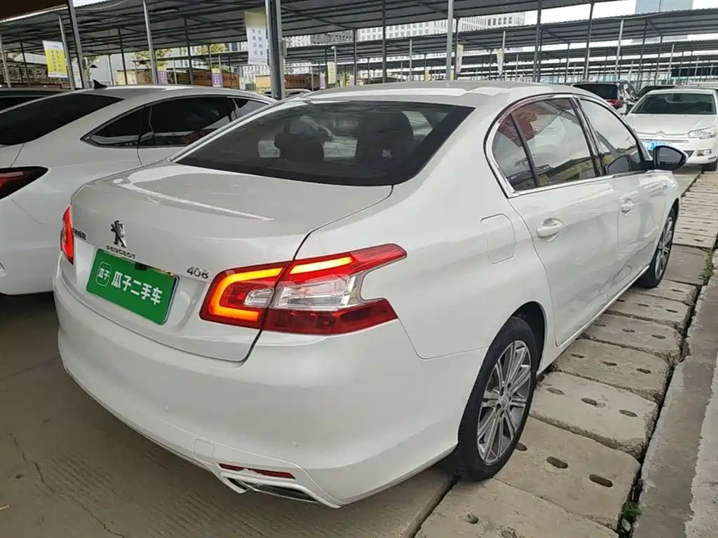Peugeot 408 2016 1.6T Automatic Luxury Edition фото 7