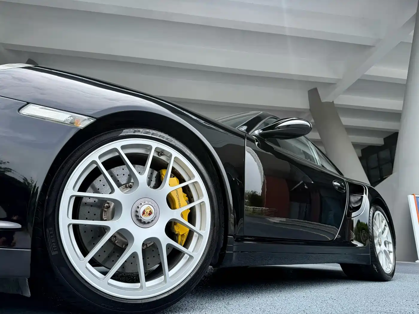 Porsche 911 2010 Turbo S 3.8T фото 2