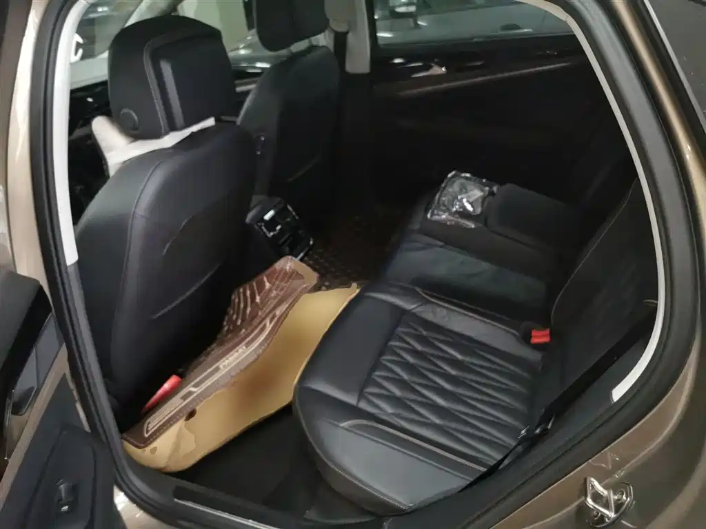 Volkswagen Passat 2019 Model 330TSI Luxury Edition China V фото 10