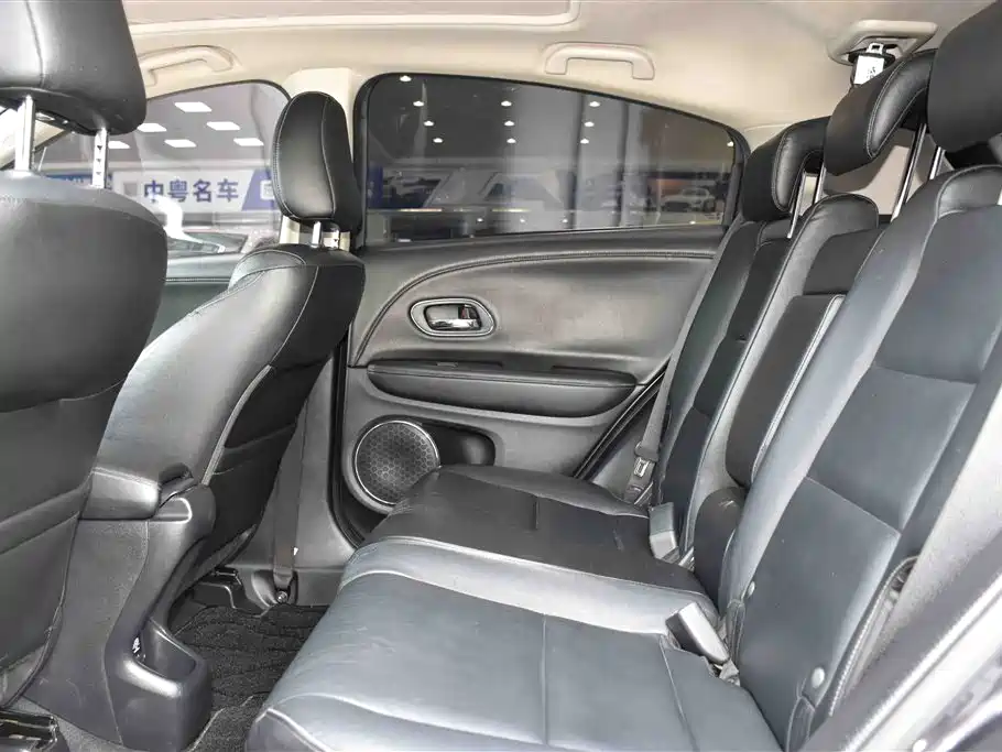 Honda Vezel 2015 2015 1.8L CVT 4WD Flagship Model