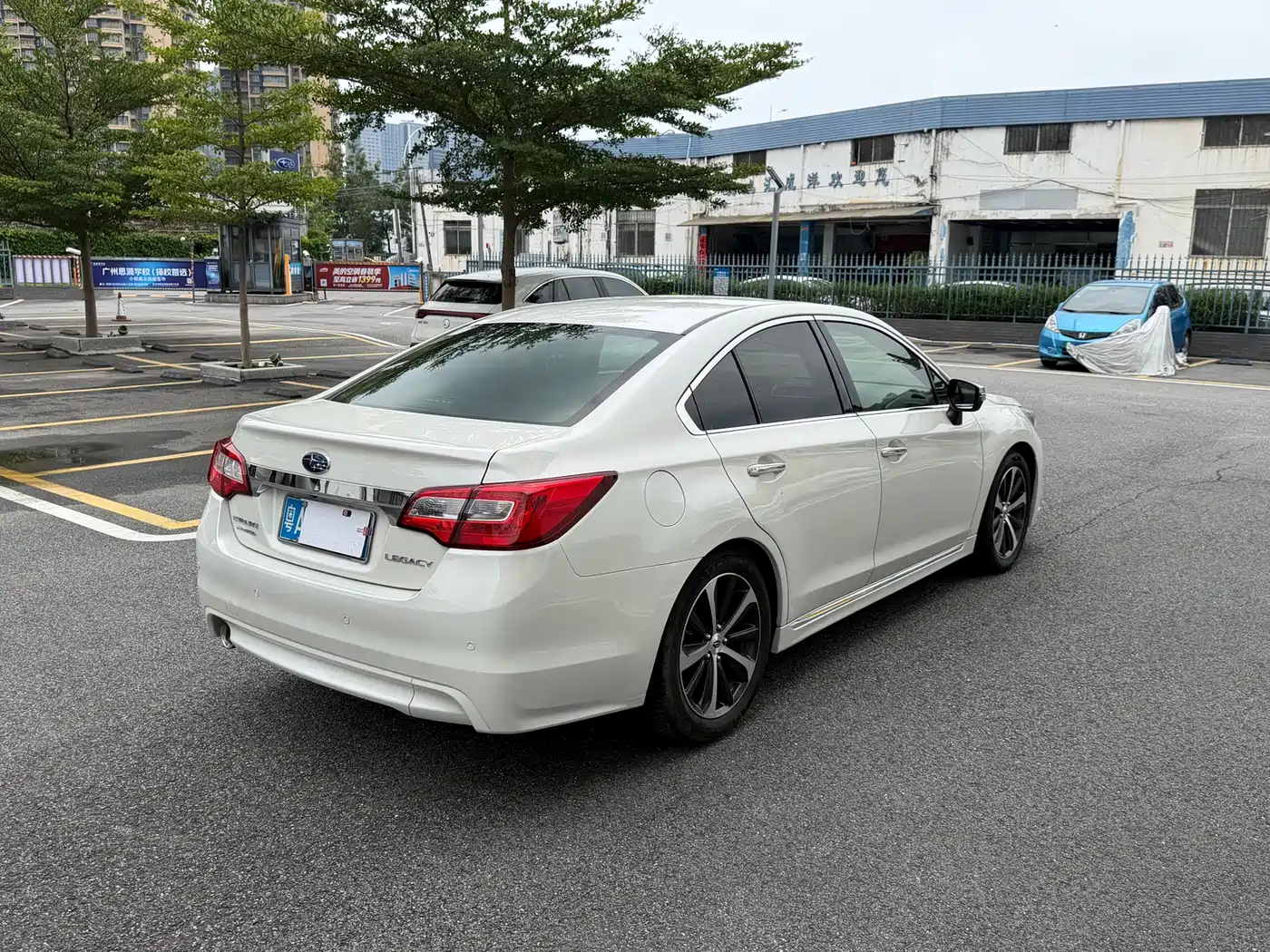 Subaru Legacy 2016 2.5i AWD Glory Edition фото 6