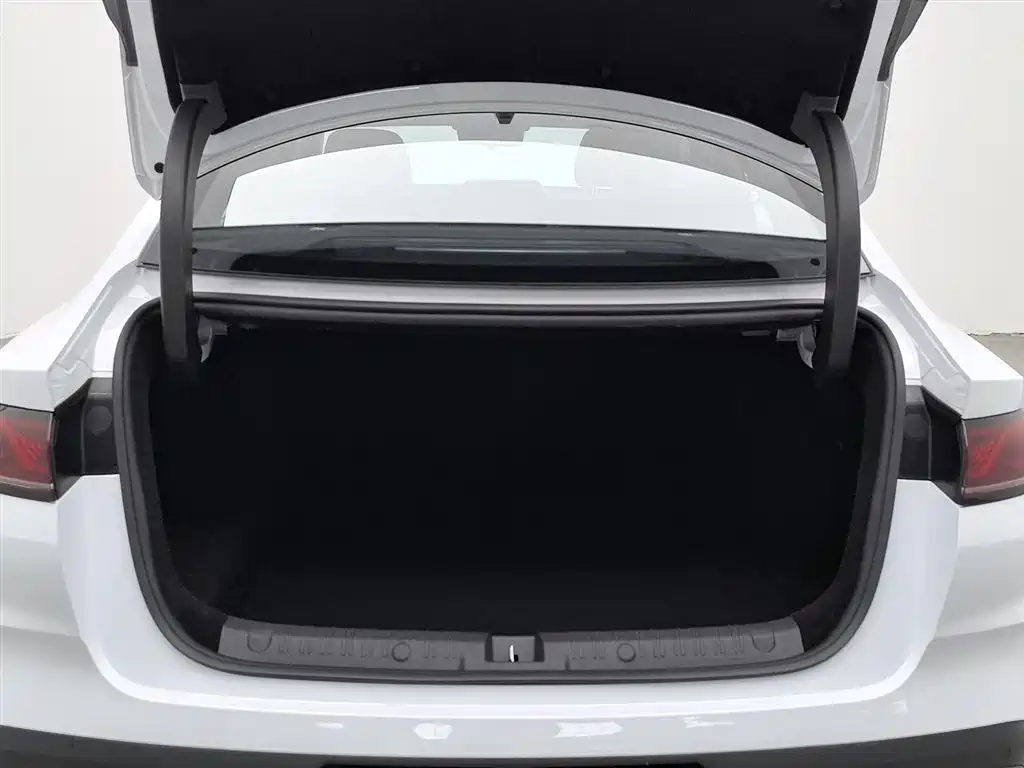 BYD Qin L 2025 DM-i Smart Drive Edition 80KM Leading фото 16