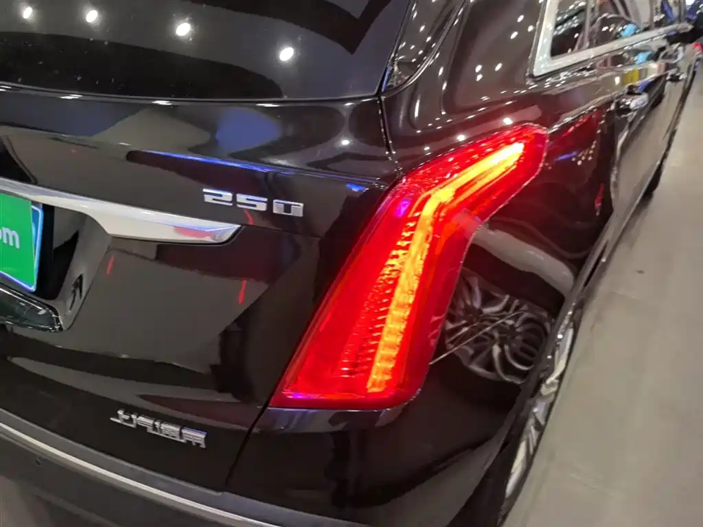 Cadillac XT5 2016 25T Luxury Model фото 8