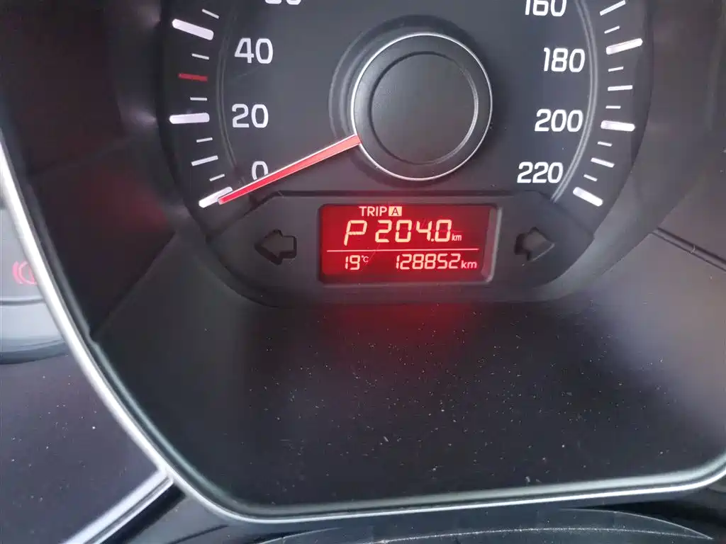 Kia K2 2015 Hatchback 1.4L AT GLS Cool Edition фото 8