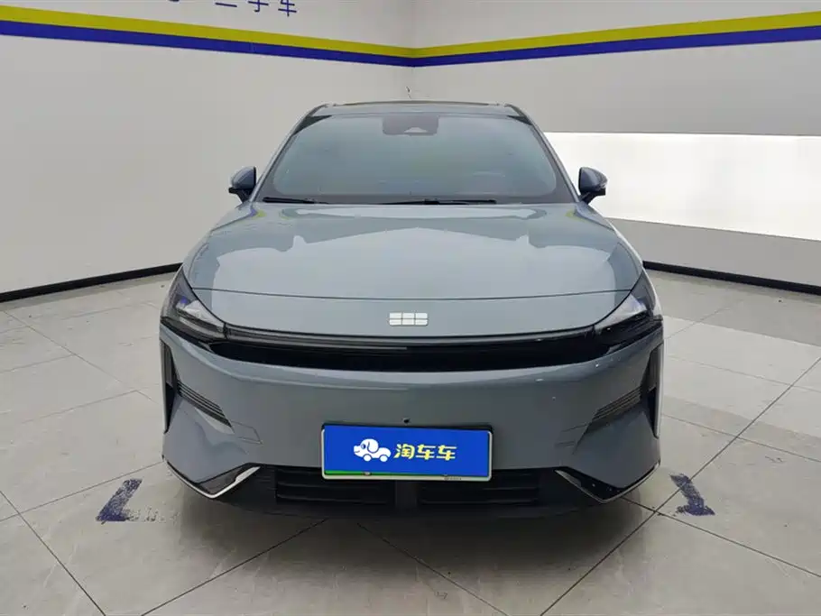 Geely Galaxy Galaxy L6 2025 EM-i 140km Explorer+ Edition фото 2